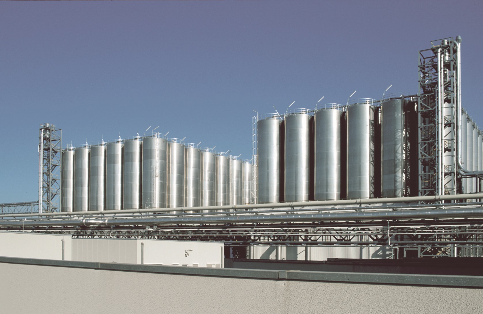 Nauwkeurig granulaat meten in hoge silo's - Intercontrol